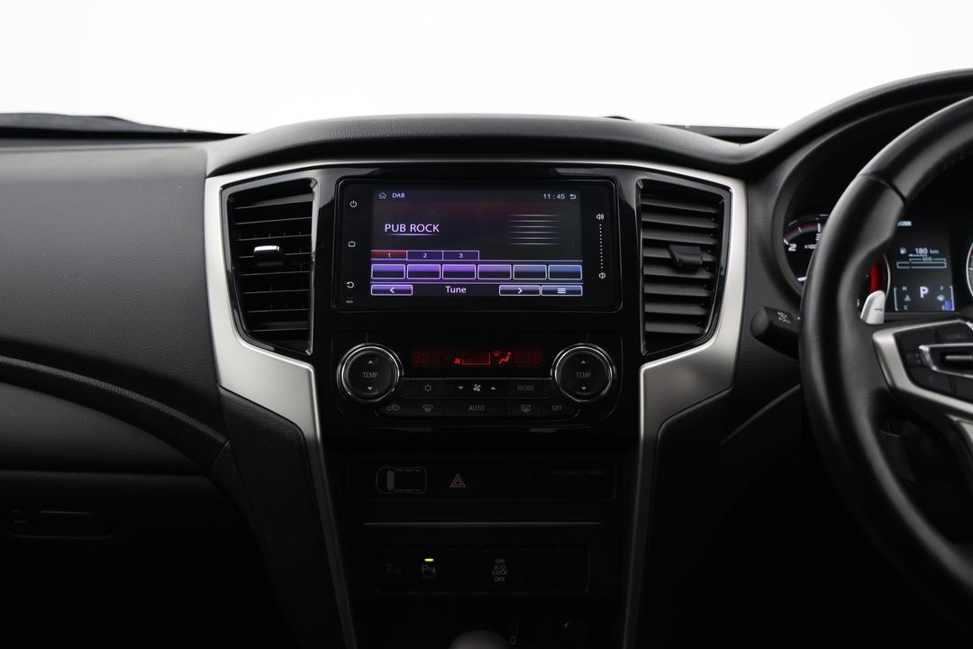 2021 Mitsubishi Triton Gls (4x4), Automatic, 116996 km, Center Console
