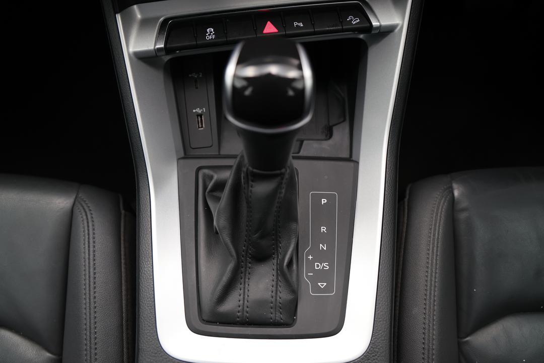 2021 Audi Q3 35 Tfsi, Automatic, 68334 km, Gear Lever 