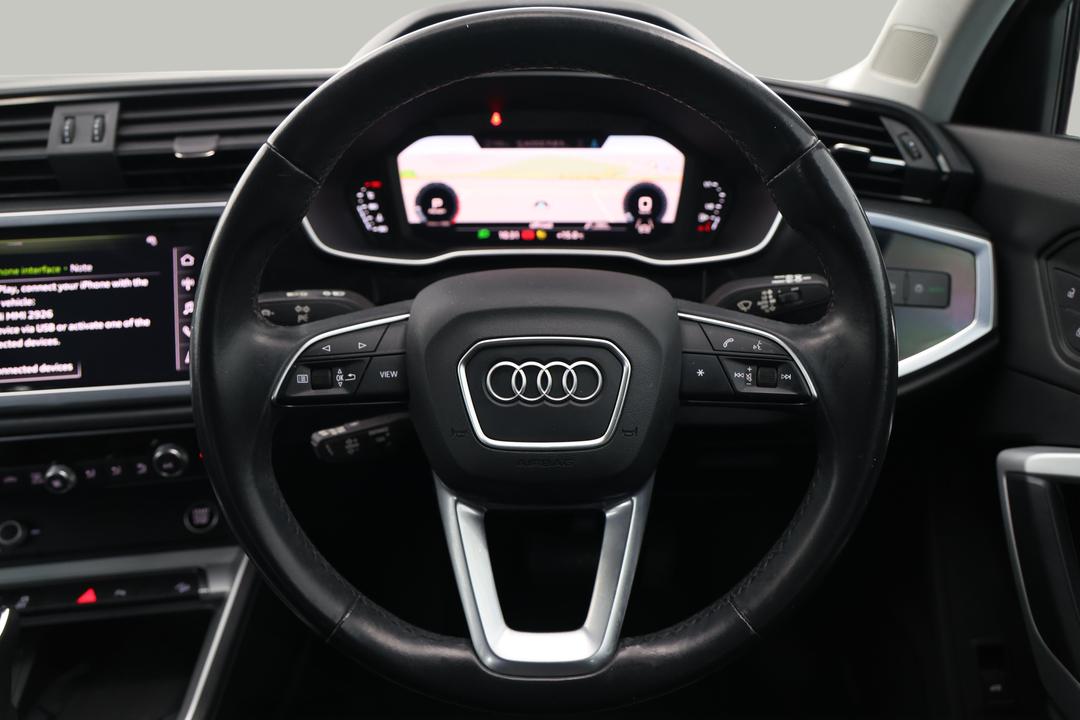 2021 Audi Q3 35 Tfsi, Automatic, 68334 km, Steering Wheel Close-up
