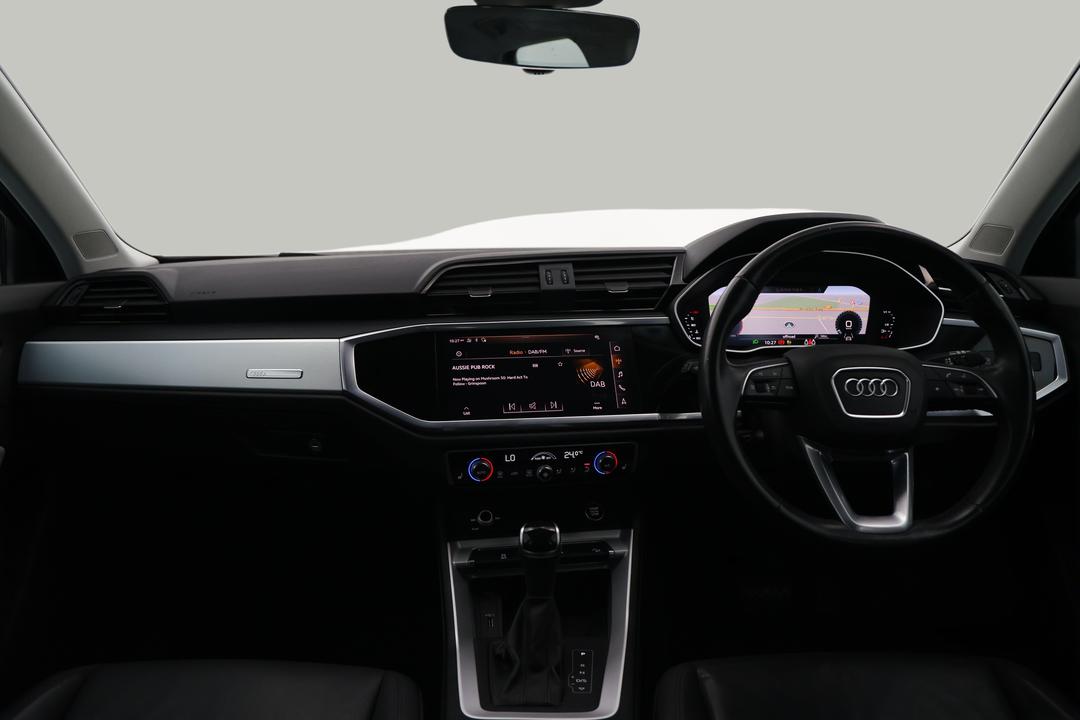 2021 Audi Q3 35 Tfsi, Automatic, 68334 km, Dashboard View