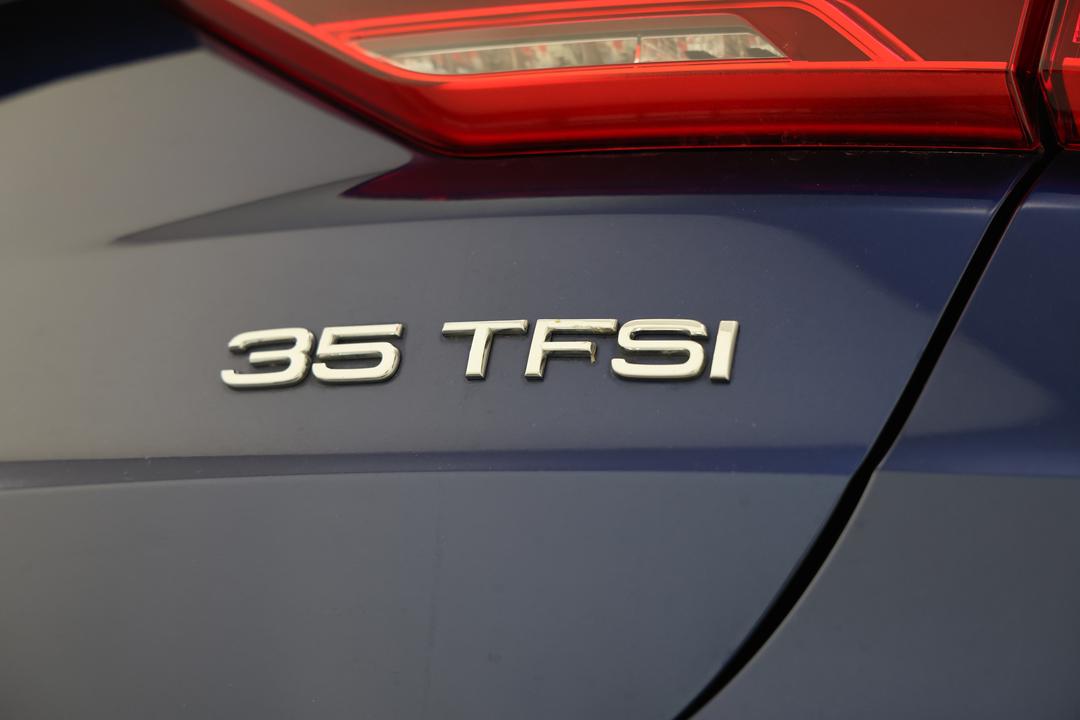 2021 Audi Q3 35 Tfsi, Automatic, 68334 km, Badge (Boot Right Side)