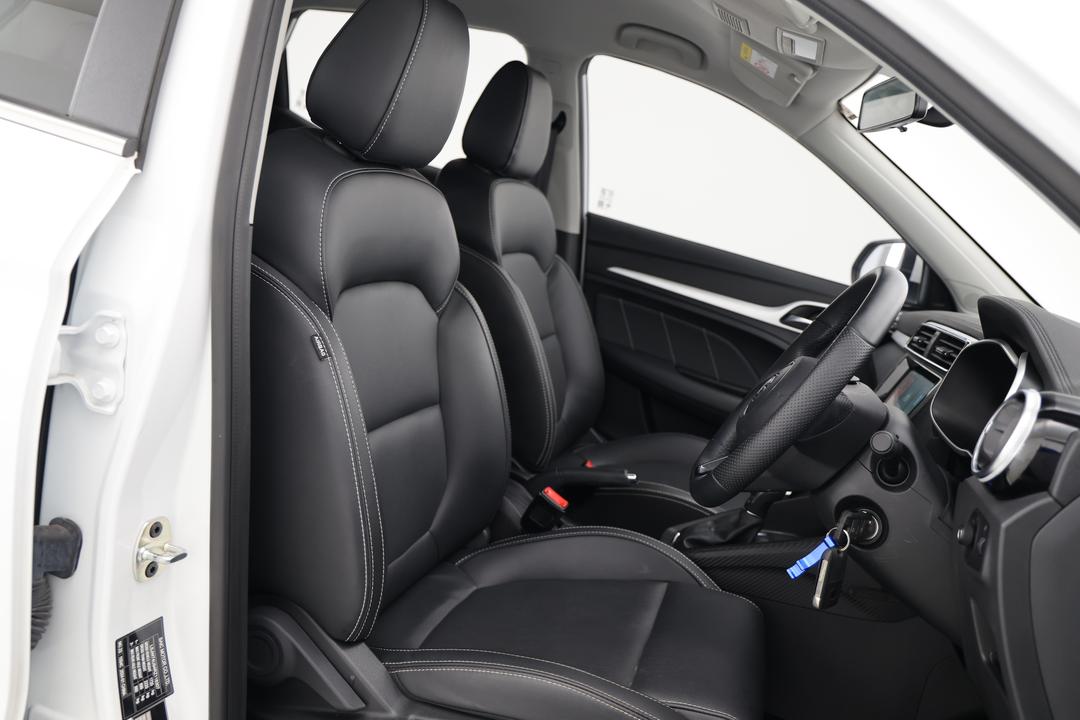 2024 MG ZS Excite, Automatic, 16576 km, On-Roof Controls/Sunglass holder