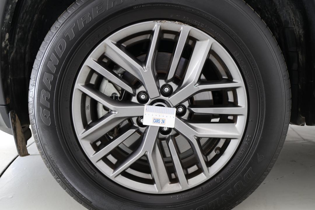 2024 Nissan X-trail St (4WD) 7 Seat, Automatic, 31460 km, Wheels Rim Rear RHS Gutter Rash