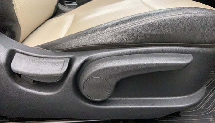 2018 Hyundai Verna 1.6 SX VTVT AT (O), Petrol, Automatic, 47,221 km, Driver Side Adjustment Panel