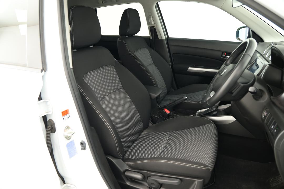 2023 Suzuki Vitara Turbo, Automatic, 39242 km, Utility Switches/Buttons