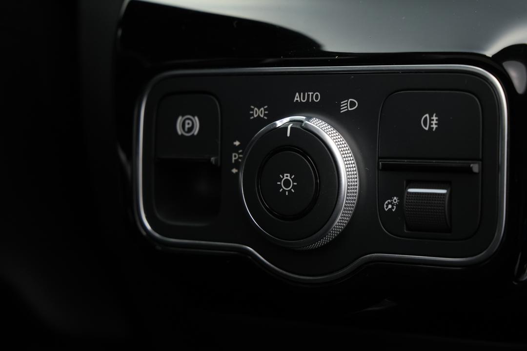 2022 Mercedes-benz A250 4matic, Automatic, 31711 km, Right Side Front Door Cabin View
