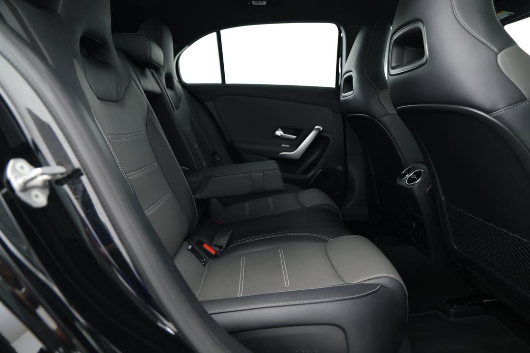 2022 Mercedes-benz A250 4matic, Automatic, 31711 km, Right Side Rear Door Cabin View