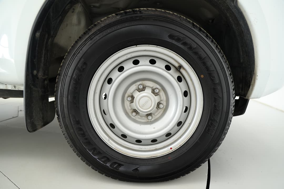 2021 Isuzu D-MAX Sx (4x2) High-ride, Manual, 72446 km, Right Front Wheel