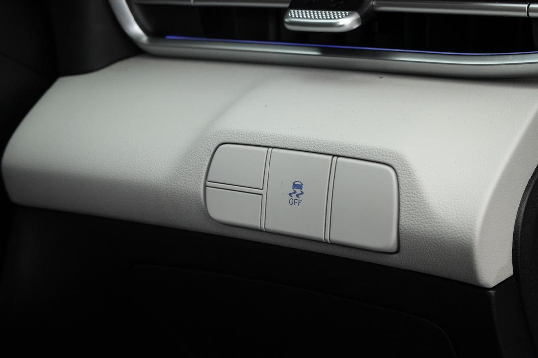 2020 Hyundai i30 Elite, Automatic, 87915 km, Drivers Side Adjustment Panel