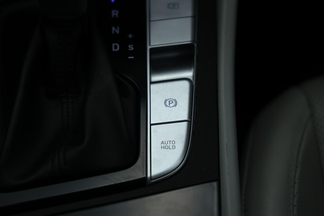 2020 Hyundai i30 Elite, Automatic, 87915 km, Gear Lever 