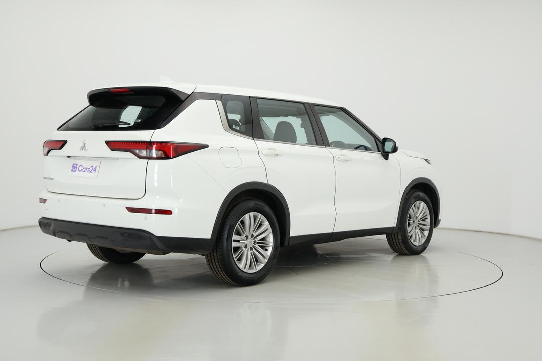 2024 Mitsubishi Outlander Es 5 Seat (2WD), Automatic, 50251 km, Right Back Diagonal (45- Degree) View