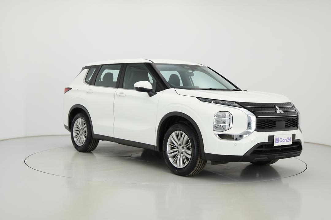 2024 Mitsubishi Outlander Es 5 Seat (2WD), Automatic, 50251 km, Right Front Diagonal (45- Degree) View