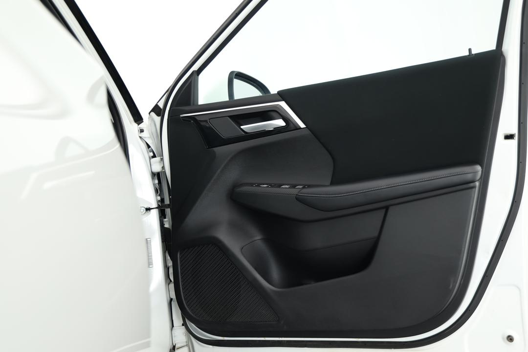 2024 Mitsubishi Outlander Es 5 Seat (2WD), Automatic, 50251 km, Drivers Side Door Panel Controls