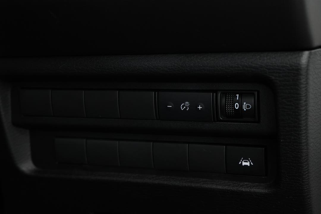 2024 Mitsubishi Outlander Es 5 Seat (2WD), Automatic, 50251 km, Drivers Side Adjustment Panel
