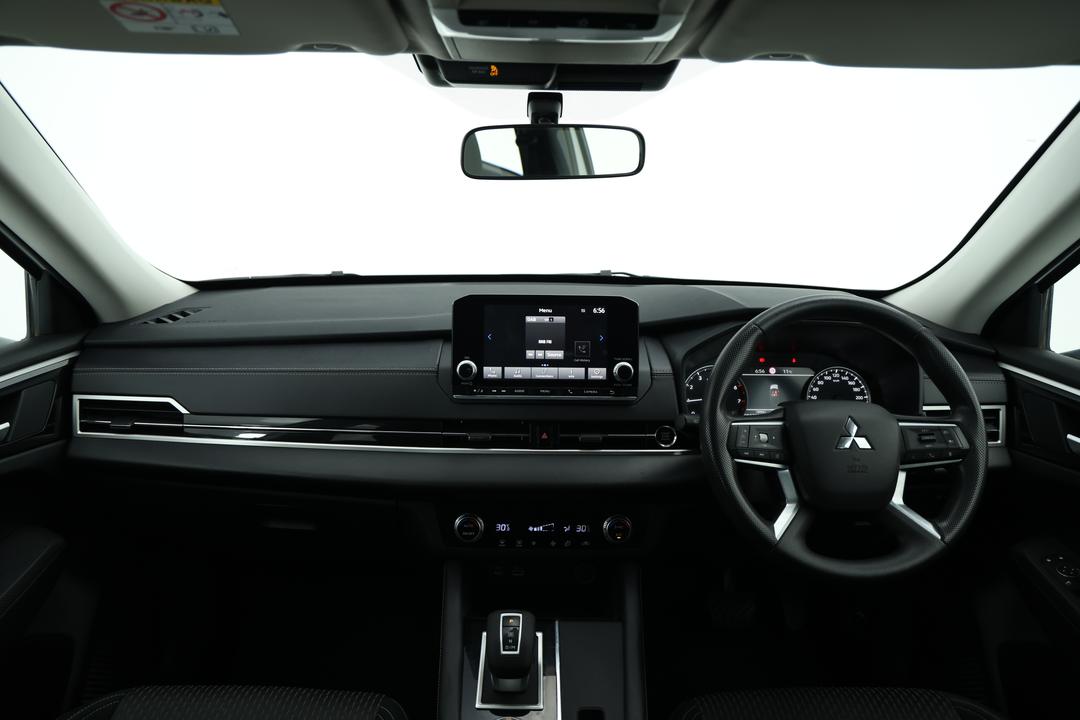2024 Mitsubishi Outlander Es 5 Seat (2WD), Automatic, 50251 km, Dashboard View