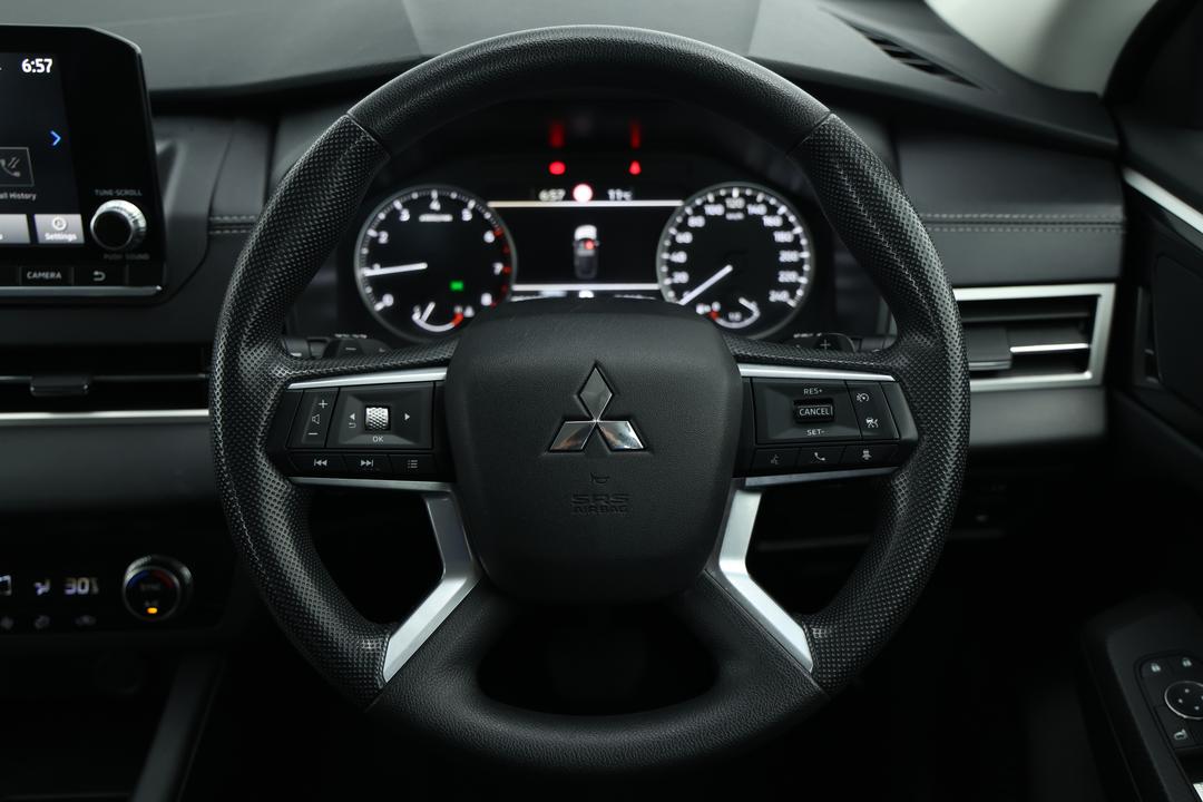 2024 Mitsubishi Outlander Es 5 Seat (2WD), Automatic, 50251 km, Infotainment System