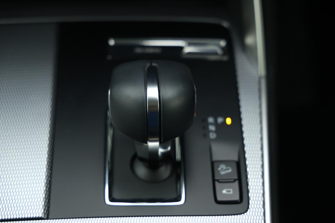2024 Mazda Cx-80 G40e Touring, Automatic, 8800 km, Steering Wheel Close-up
