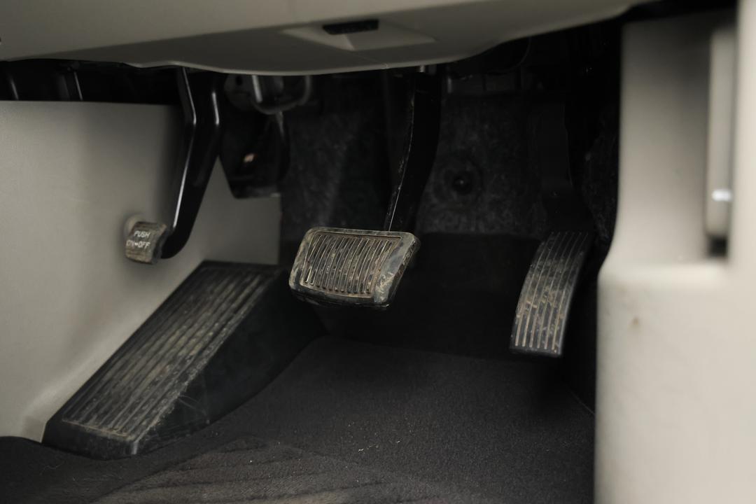 2016 Kia Carnival Platinum, Automatic, 116418 km, Utility Switches/Buttons
