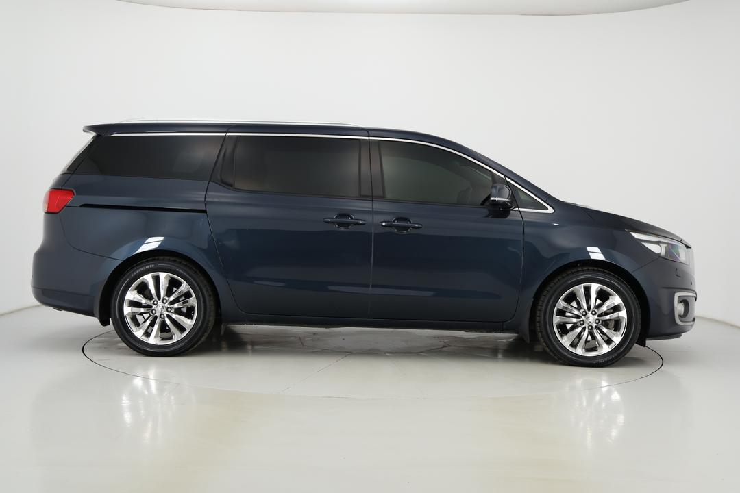 2016 Kia Carnival Platinum, Automatic, 116418 km, Right Side View