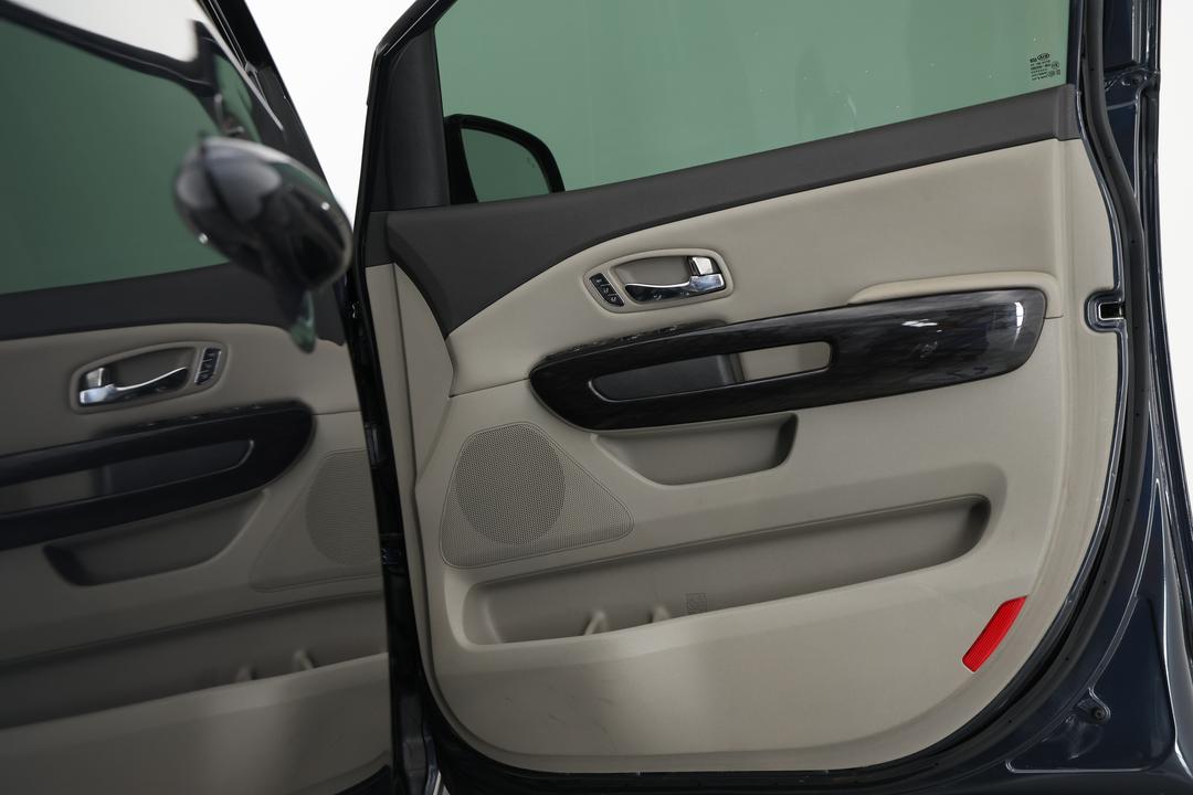 2016 Kia Carnival Platinum, Automatic, 116418 km, Drivers Side Door Panel Controls