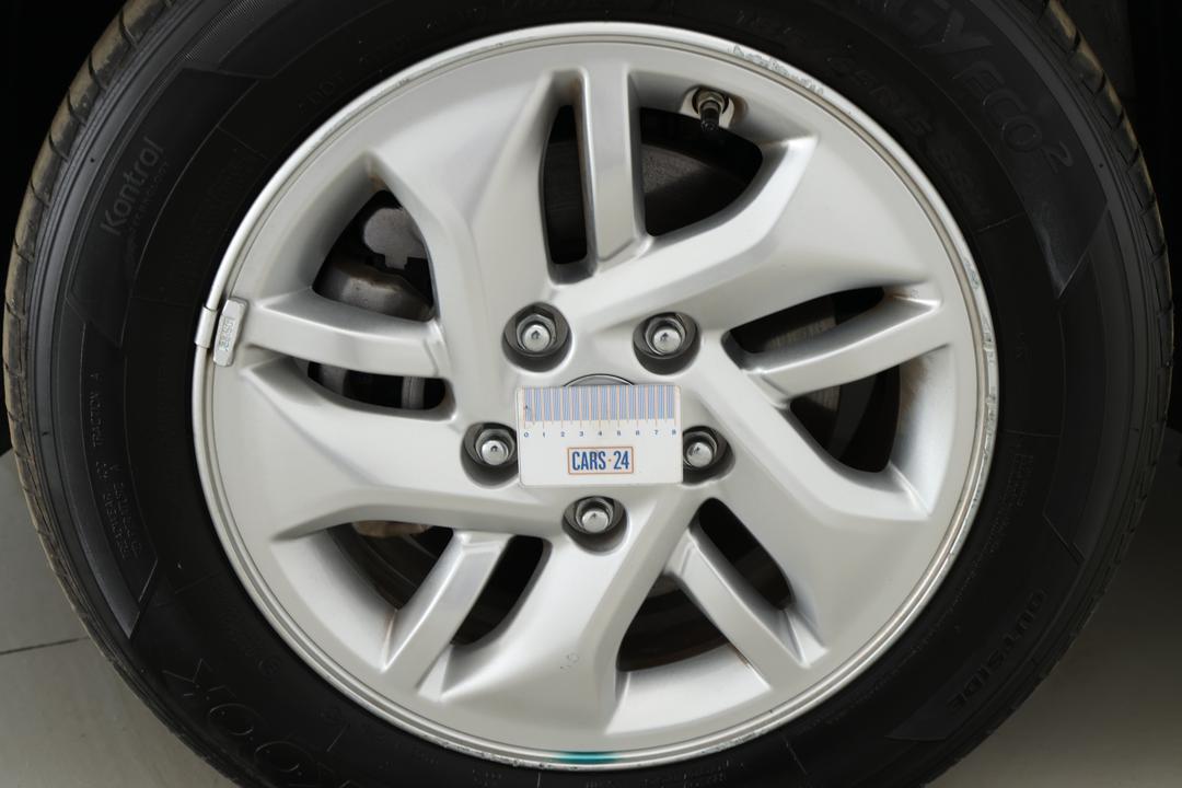 2025 Hyundai Venue Venue, Automatic, 26808 km, Wheels Rim Front LHS Scratch