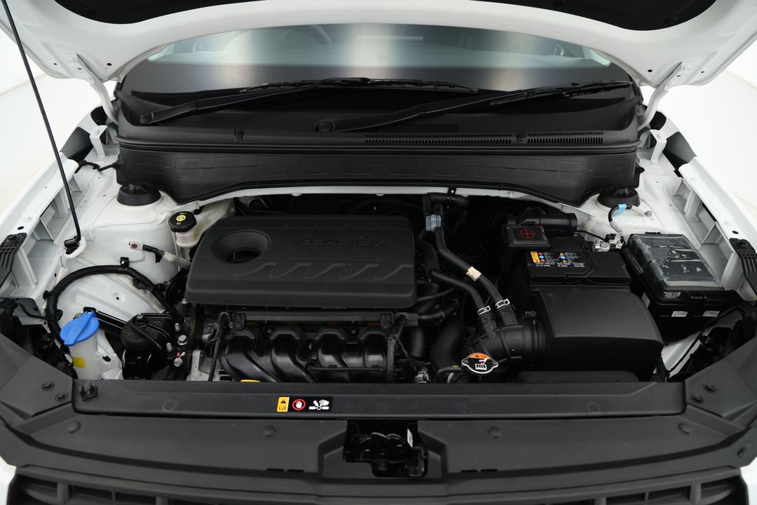 2025 Hyundai Venue Venue, Automatic, 26808 km, Open Bonnet (Engine)