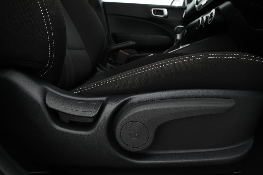2025 Hyundai Venue Venue, Automatic, 26808 km, Utility Switches/Buttons