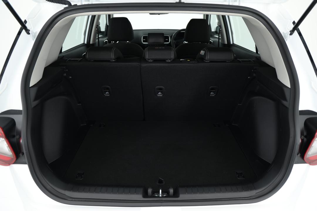 2025 Hyundai Venue Venue, Automatic, 26808 km, Boot Inside View