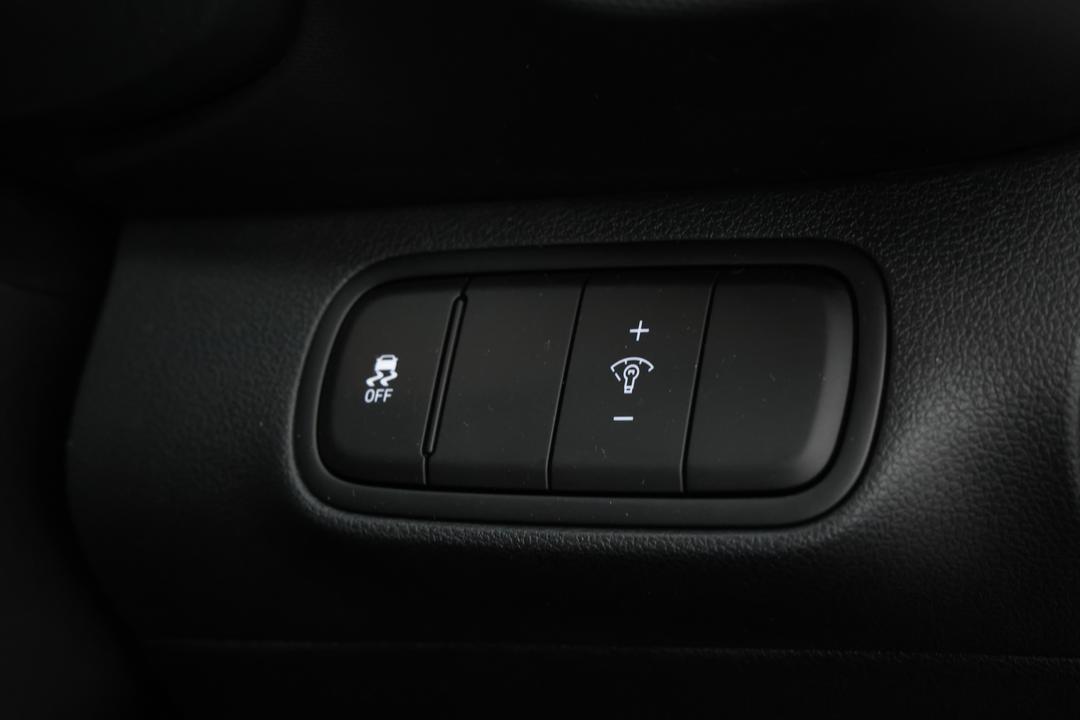 2025 Hyundai Venue Venue, Automatic, 26808 km, Pedals and Footmat