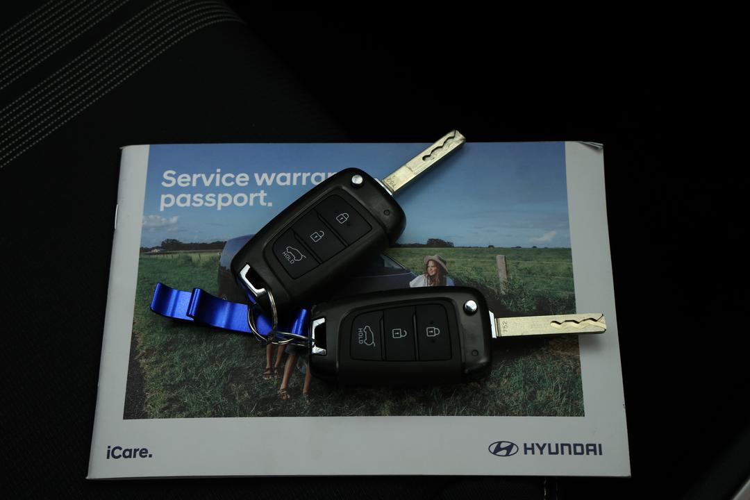 2025 Hyundai Venue Venue, Automatic, 26808 km, Parking Camera