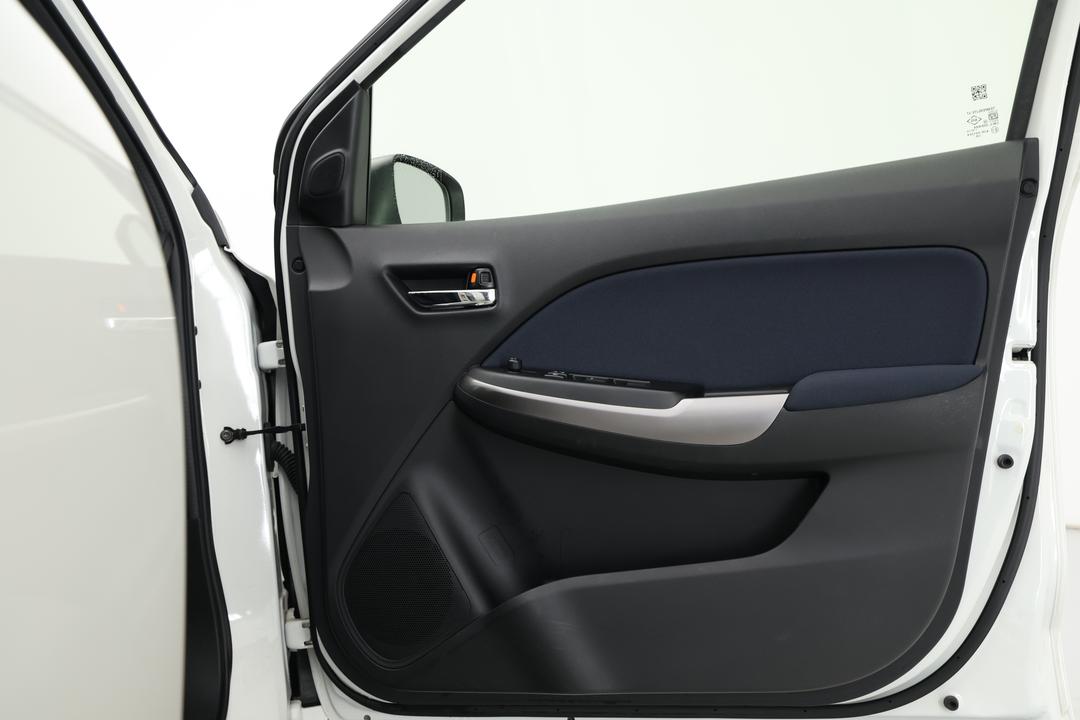 2022 Suzuki Baleno Gl, Automatic, 26681 km, Right Side Front Door Cabin View