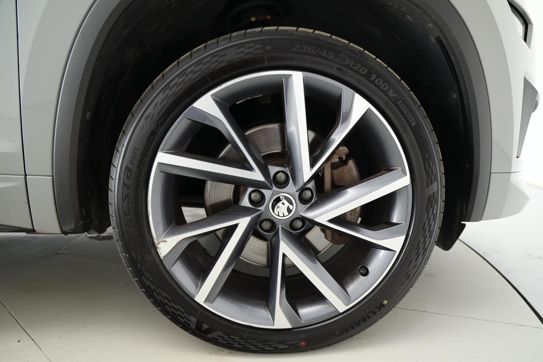 2021 SKODA Kodiaq Sportline (4x4), Automatic, 65950 km, Right Front Wheel