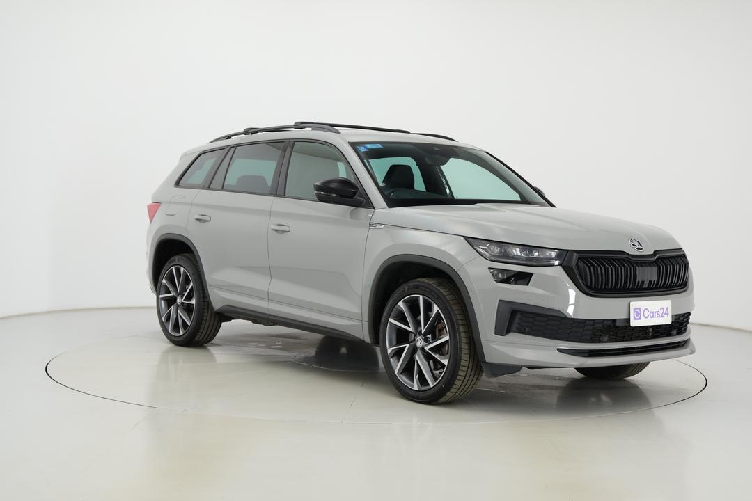 2021 SKODA Kodiaq Sportline (4x4), Automatic, 65950 km, Right Front Diagonal (45- Degree) View