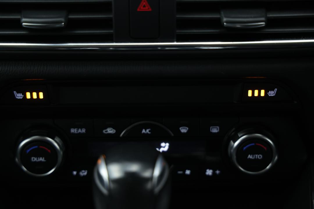 2018 Mazda CX-9 Touring (FWD), Automatic, 81817 km, Center Console