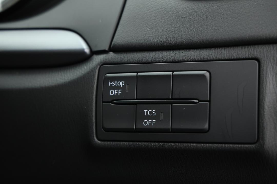 2018 Mazda CX-9 Touring (FWD), Automatic, 81817 km, Right Side Front Door Cabin View