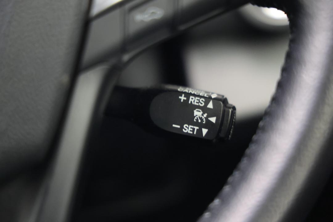 2016 Toyota Camry Atara Sl, Automatic, 75160 km, Center Console
