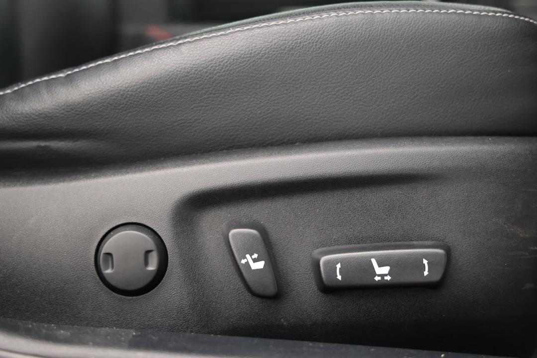 2016 Toyota Camry Atara Sl, Automatic, 75160 km, Pedals and Footmat