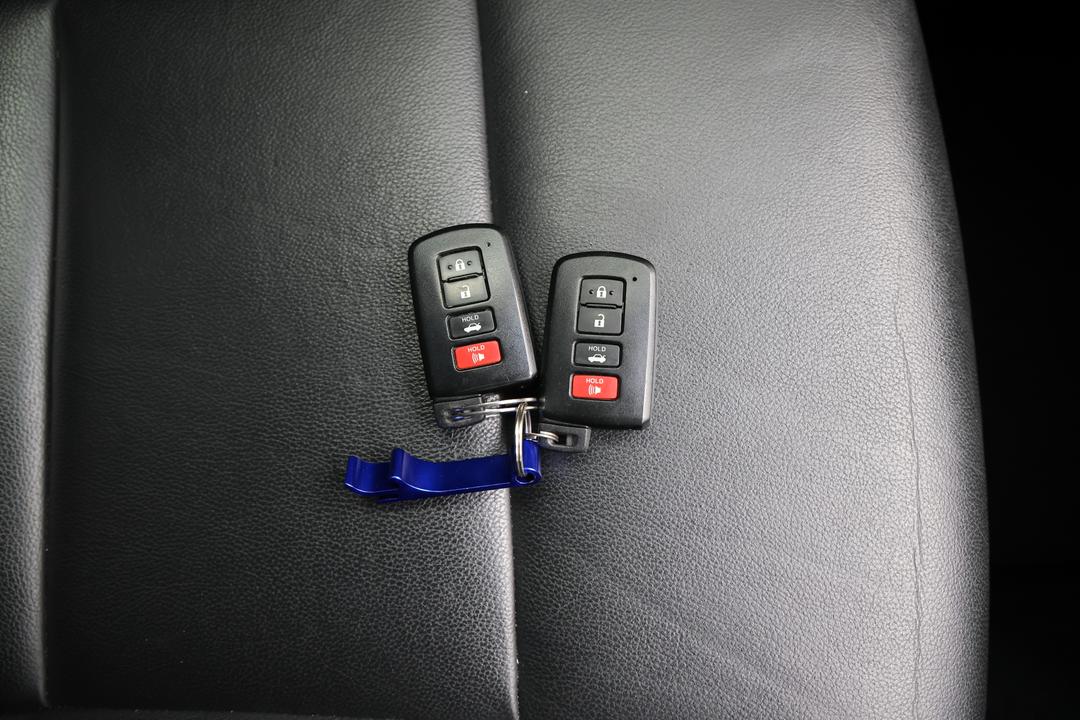 2016 Toyota Camry Atara Sl, Automatic, 75160 km, Drivers Side Door Panel Controls