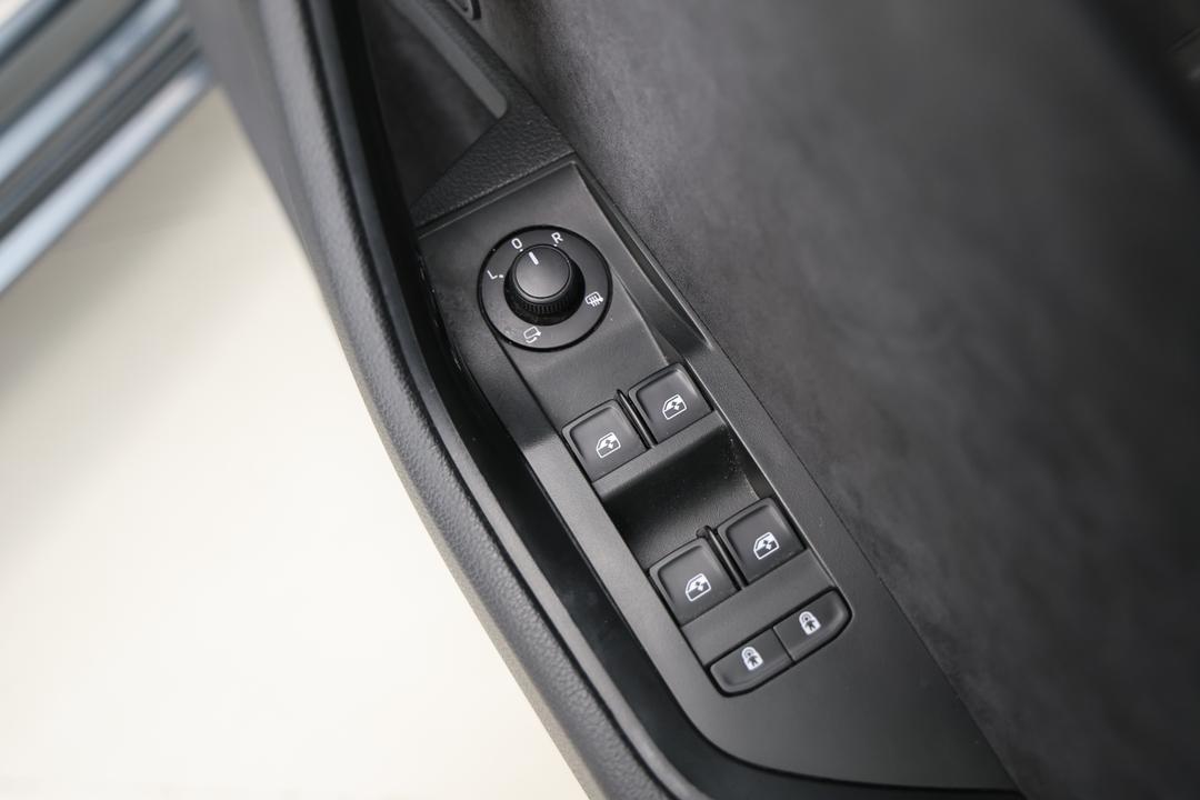 2019 SKODA Superb 206 Tsi Sportline, Automatic, 84507 km, Right Side Front Door Cabin View