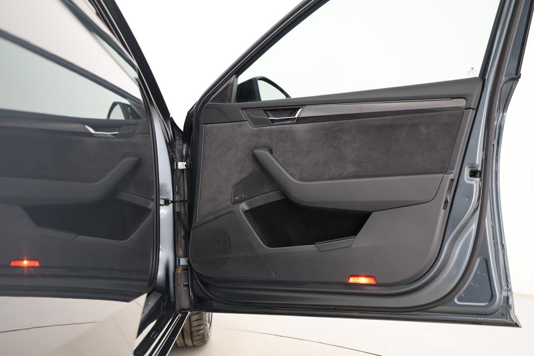 2019 SKODA Superb 206 Tsi Sportline, Automatic, 84507 km, Drivers Side Adjustment Panel
