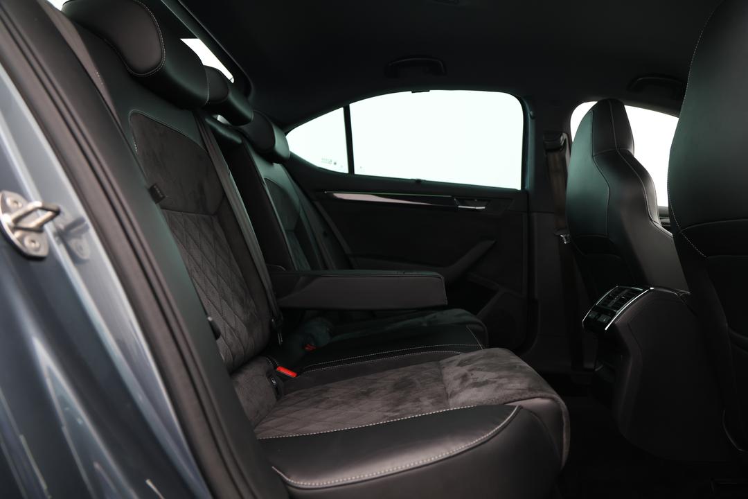 2019 SKODA Superb 206 Tsi Sportline, Automatic, 84507 km, Right Side Rear Door Cabin View