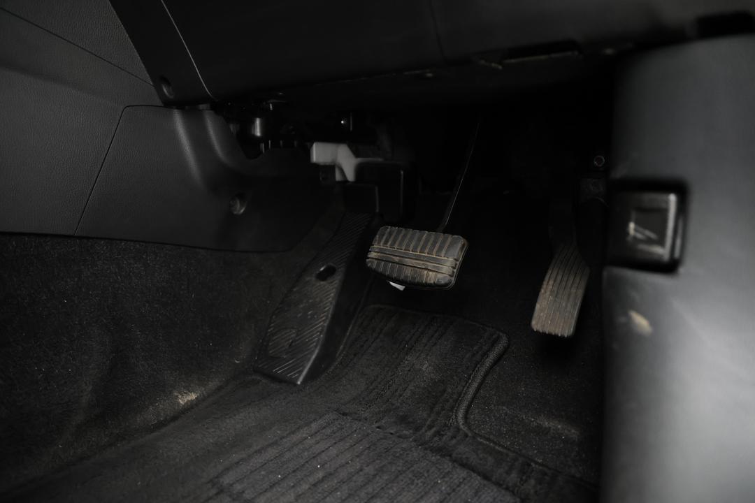 2017 Mitsubishi Eclipse Cross Exceed (2WD), Automatic, 86968 km, Right Side Front Door Cabin View