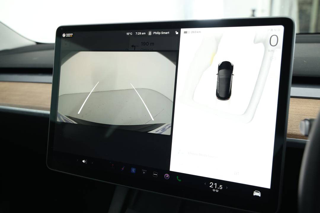 2022 Tesla Model 3 Performance, Automatic, 46944 km, Drivers Side Door Panel Controls