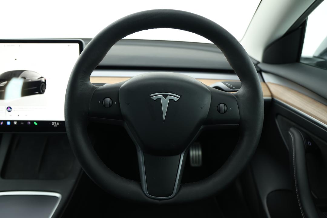 2022 Tesla Model 3 Performance, Automatic, 46944 km, Infotainment System