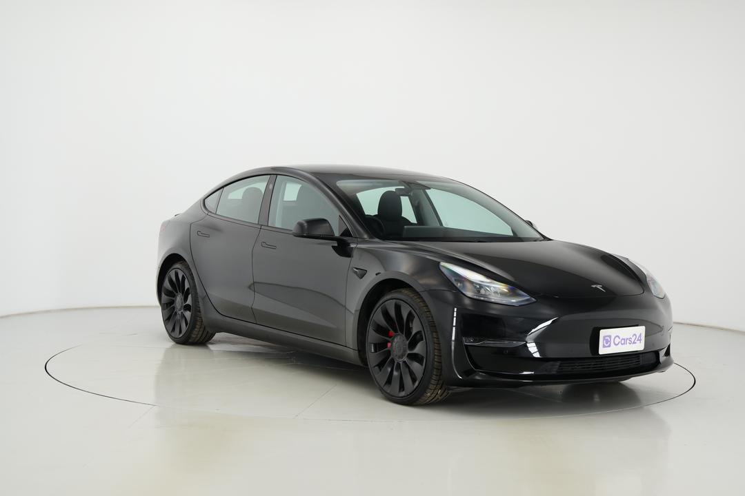 2022 Tesla Model 3 Performance, Automatic, 46944 km, Right Front Diagonal (45- Degree) View