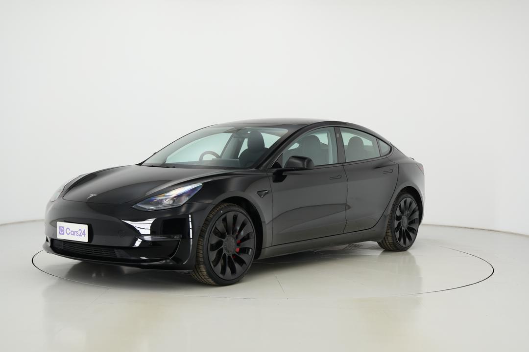 2022 Tesla Model 3 Performance, Automatic, 46944 km, Left Front Diagonal (45- Degree) View