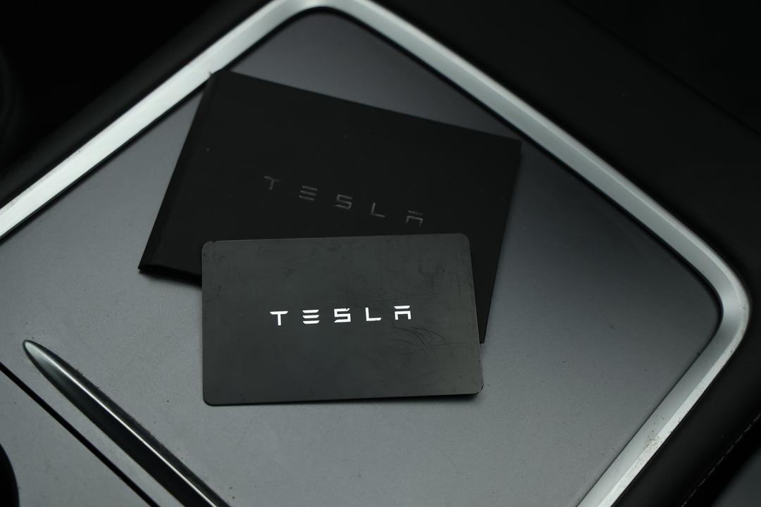 2022 Tesla Model 3 Performance, Automatic, 46944 km, Key Close-up