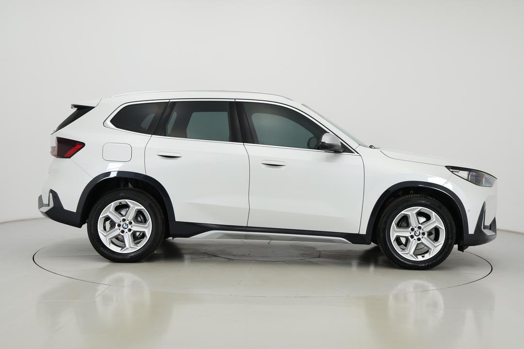 2023 BMW X1 sDrive18i, Automatic, 22543 km, Right Side View