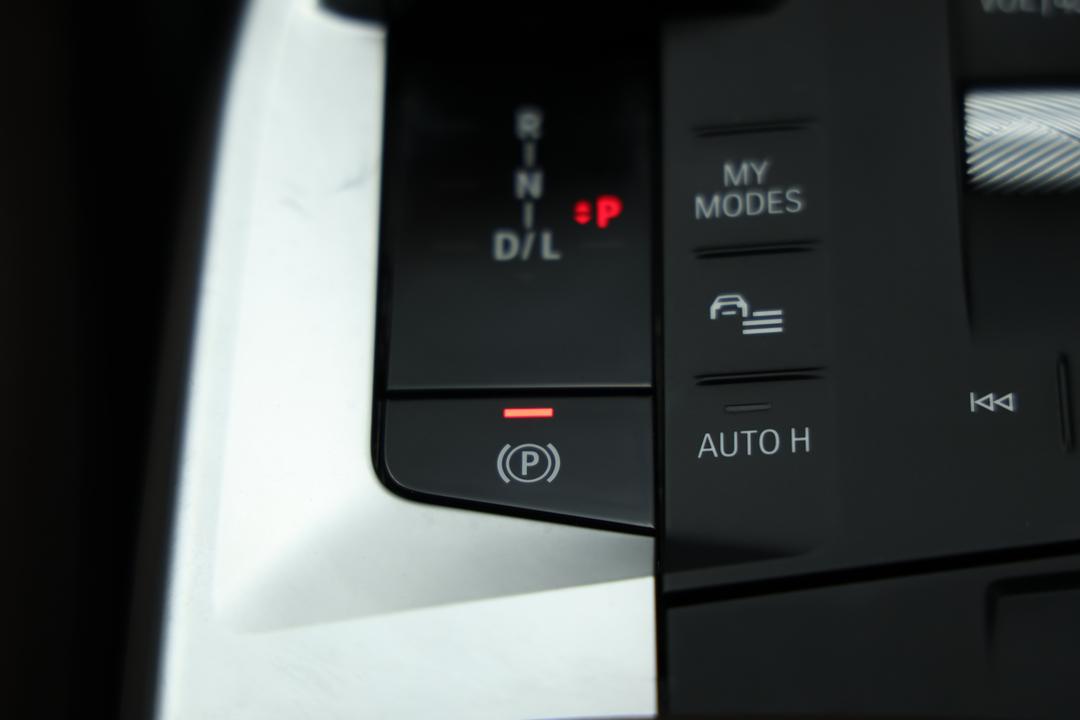 2023 BMW X1 sDrive18i, Automatic, 22543 km, Gear Lever 