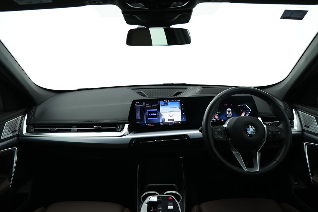 2023 BMW X1 sDrive18i, Automatic, 22543 km, Dashboard View